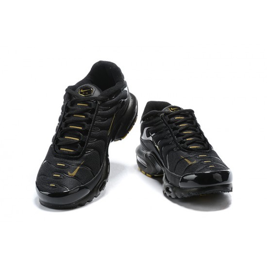 Sports Shoes Nike Air Max Plus Tn (M) Black Gold