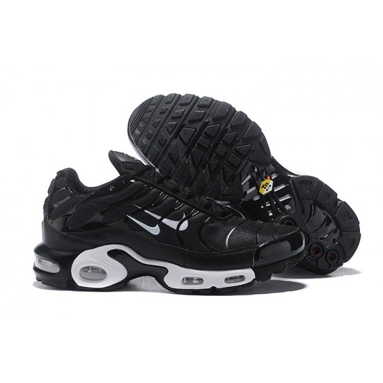 Sports Shoes Nike Air Max Plus Tn (M) Black and White