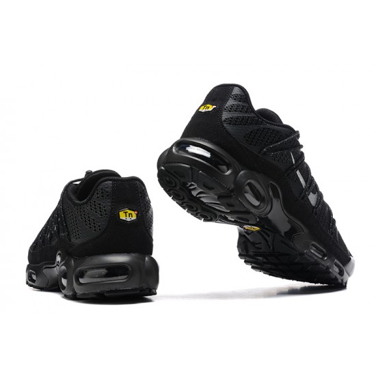 Sports Shoes Nike Air Max Plus Utility (M) Black