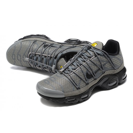 Sports Shoes Nike Air Max Plus Utility (M) Grey Black